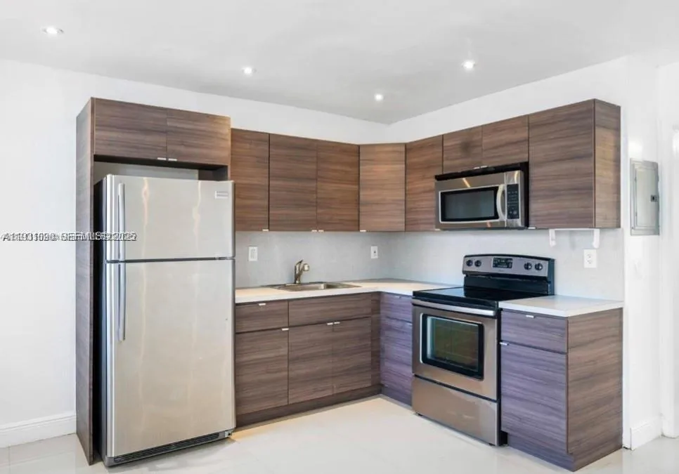 552 Ne 61st St 4, Miami, Florida 33137, Miami, Florida 33137, 2 Bedrooms Bedrooms, ,1 BathroomBathrooms,Residential Lease,For Rent,552 Ne 61st St 4, Miami, Florida 33137,A11931090