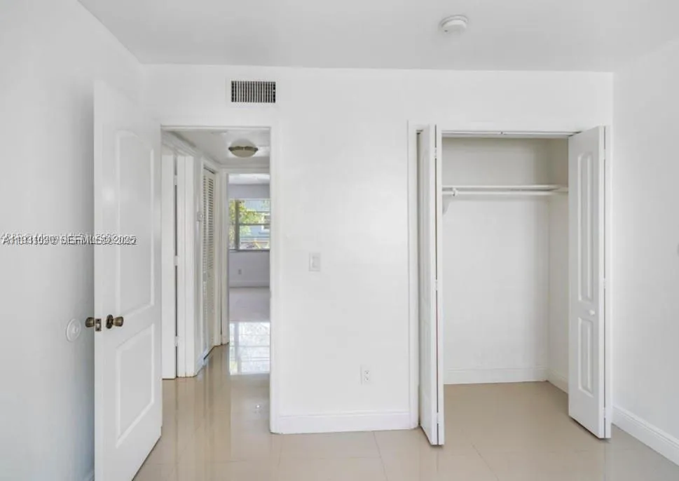 552 Ne 61st St 4, Miami, Florida 33137, Miami, Florida 33137, 2 Bedrooms Bedrooms, ,1 BathroomBathrooms,Residential Lease,For Rent,552 Ne 61st St 4, Miami, Florida 33137,A11931090