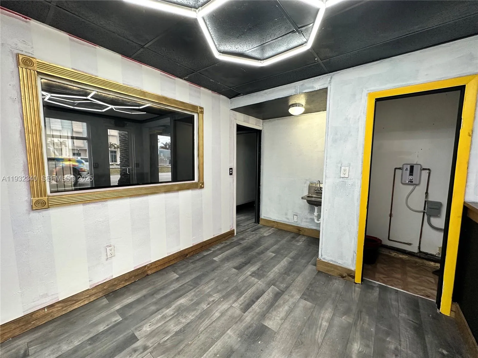 111 S 21 Ave, Hollywood, Florida 33020, Hollywood, Florida 33020, ,Commercial Lease,For Rent,111 S 21 Ave, Hollywood, Florida 33020,A11932340