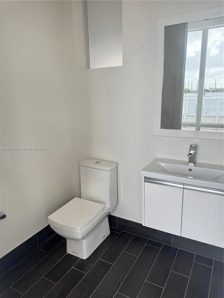 10550 Nw 65th Ln ., Doral, Florida 33178, Doral, Florida 33178, 4 Bedrooms Bedrooms, ,3 BathroomsBathrooms,Residential,For Sale,10550 Nw 65th Ln ., Doral, Florida 33178,A11932356