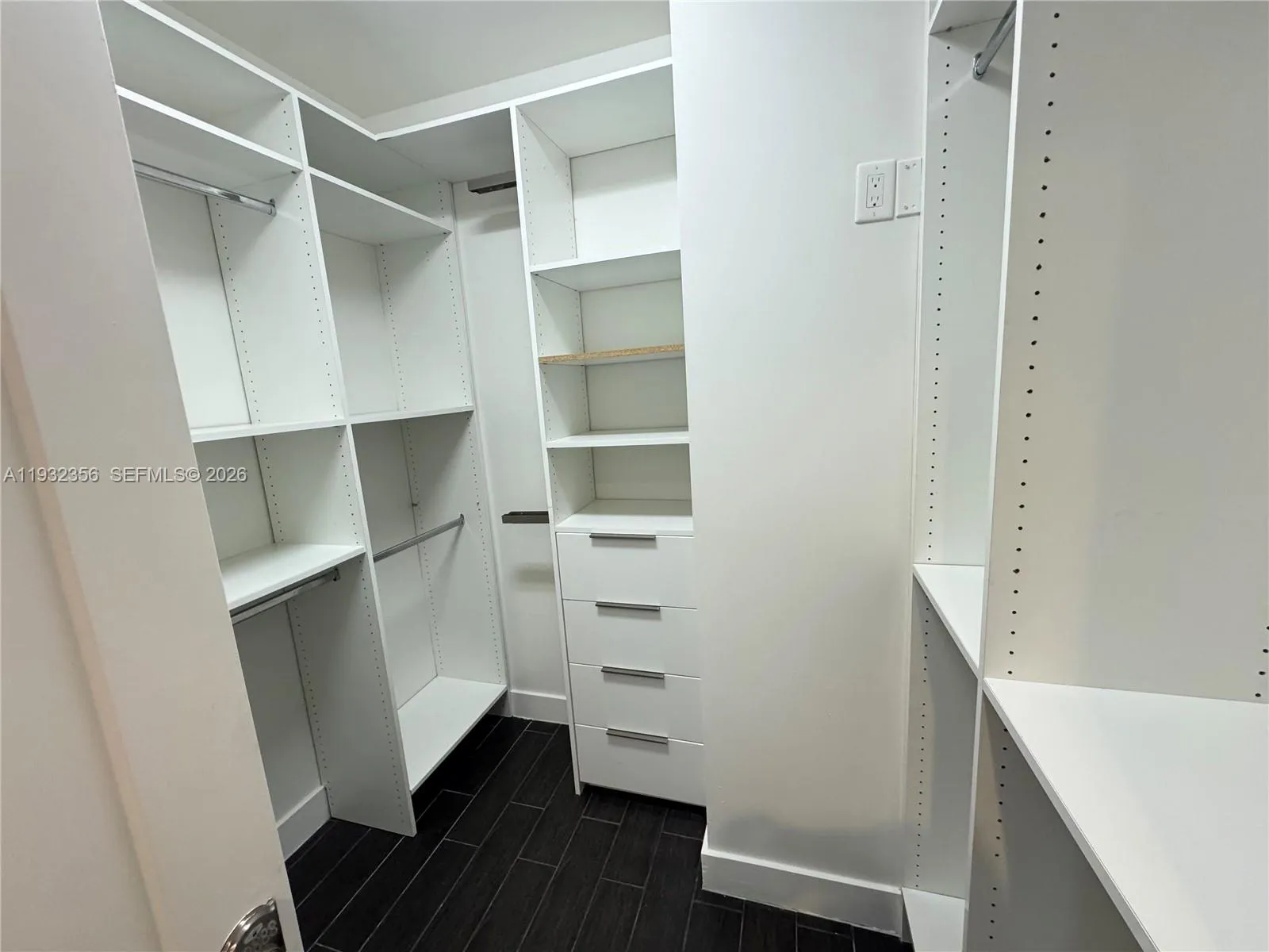 10550 Nw 65th Ln ., Doral, Florida 33178, Doral, Florida 33178, 4 Bedrooms Bedrooms, ,3 BathroomsBathrooms,Residential,For Sale,10550 Nw 65th Ln ., Doral, Florida 33178,A11932356