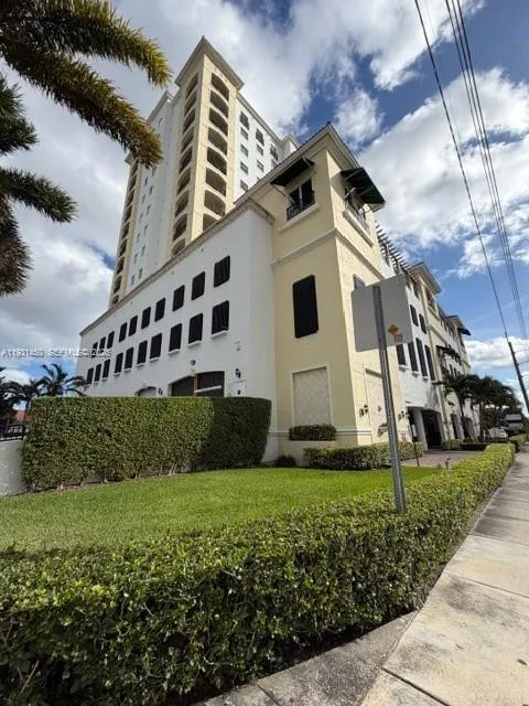 1627 Sw 37th Ave 406, Miami, Florida 33145, Miami, Florida 33145, 2 Bedrooms Bedrooms, ,2 BathroomsBathrooms,Residential,For Sale,1627 Sw 37th Ave 406, Miami, Florida 33145,A11931450