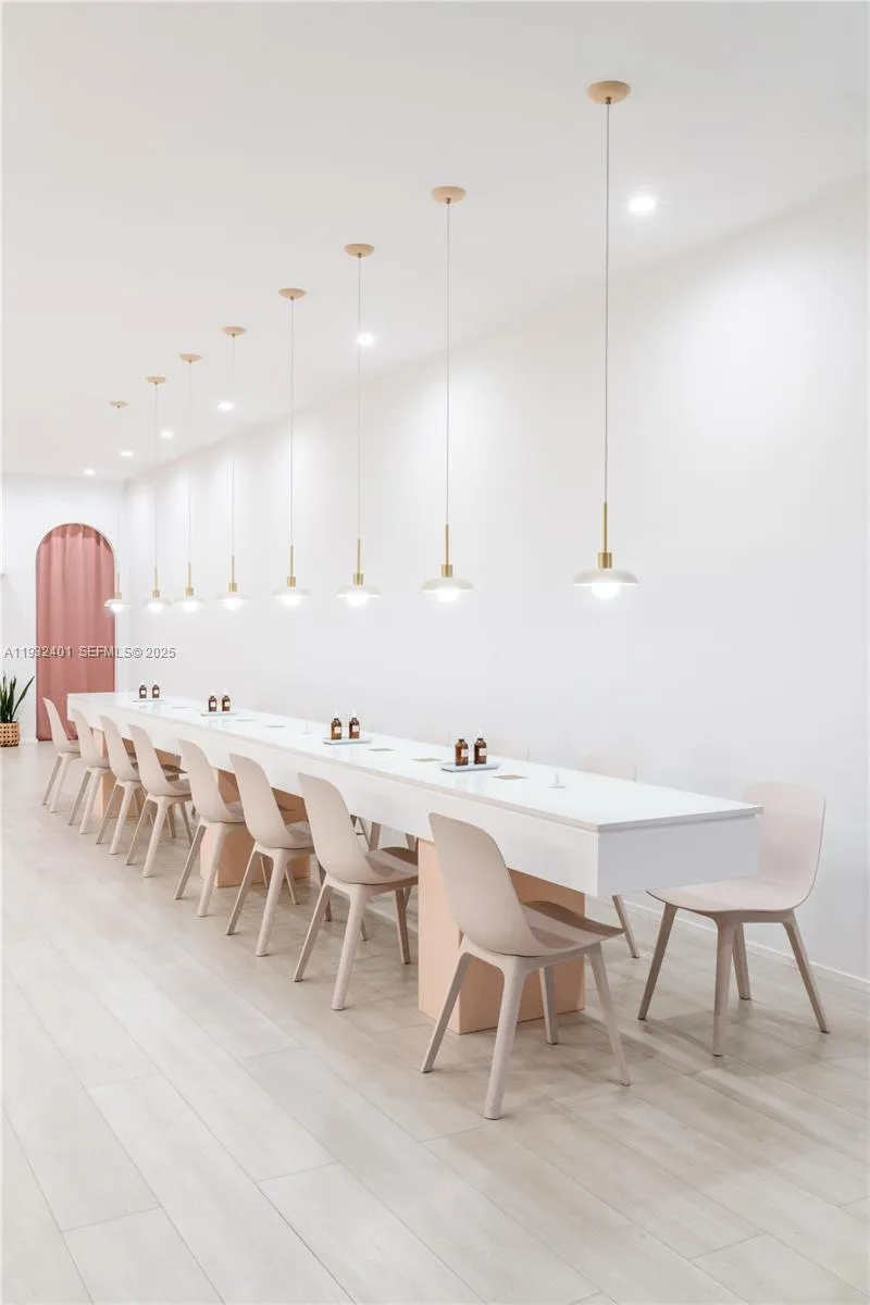 240-290 N Federal Highway, Fort Lauderdale, Florid, Fort Lauderdale, Florida 33301, ,Business Opportunity,For Sale,240-290 N Federal Highway, Fort Lauderdale, Florid,A11932401