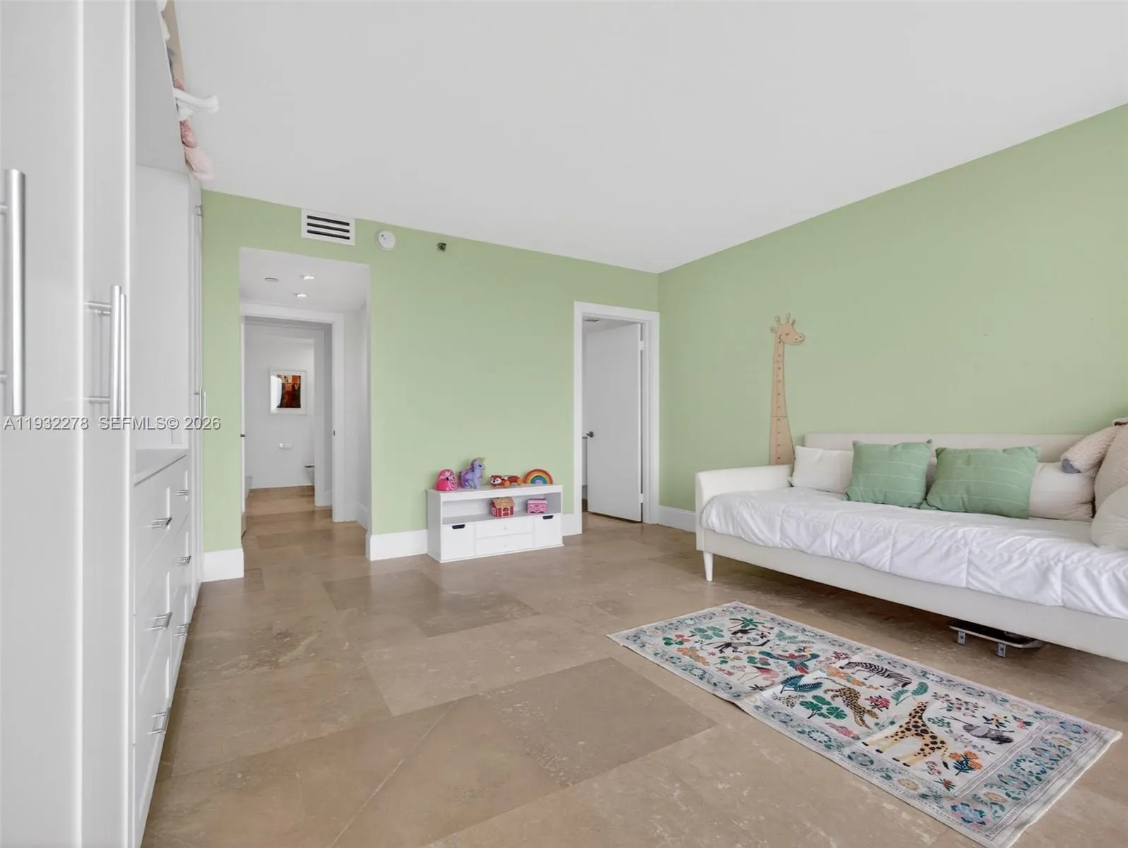 11113 Biscayne Blvd 351, Miami, Florida 33181, Miami, Florida 33181, 2 Bedrooms Bedrooms, ,2 BathroomsBathrooms,Residential Lease,For Rent,11113 Biscayne Blvd 351, Miami, Florida 33181,A11932278