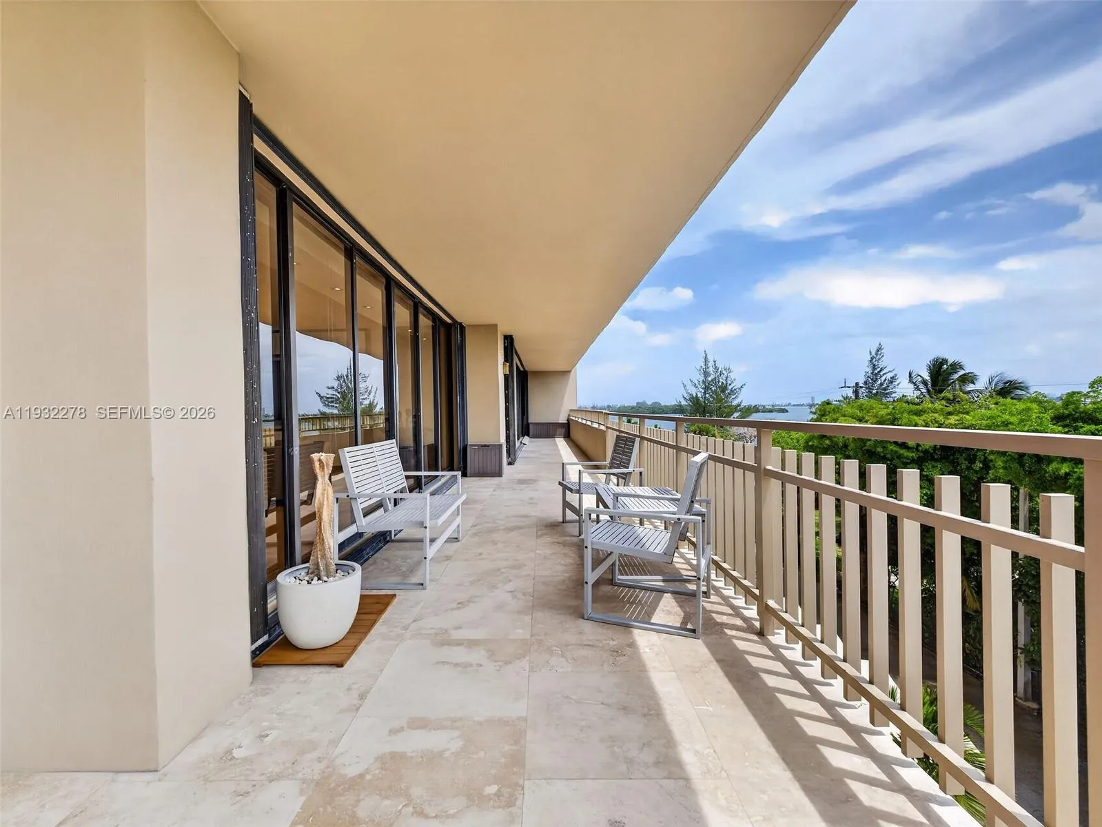 11113 Biscayne Blvd 351, Miami, Florida 33181, Miami, Florida 33181, 2 Bedrooms Bedrooms, ,2 BathroomsBathrooms,Residential Lease,For Rent,11113 Biscayne Blvd 351, Miami, Florida 33181,A11932278