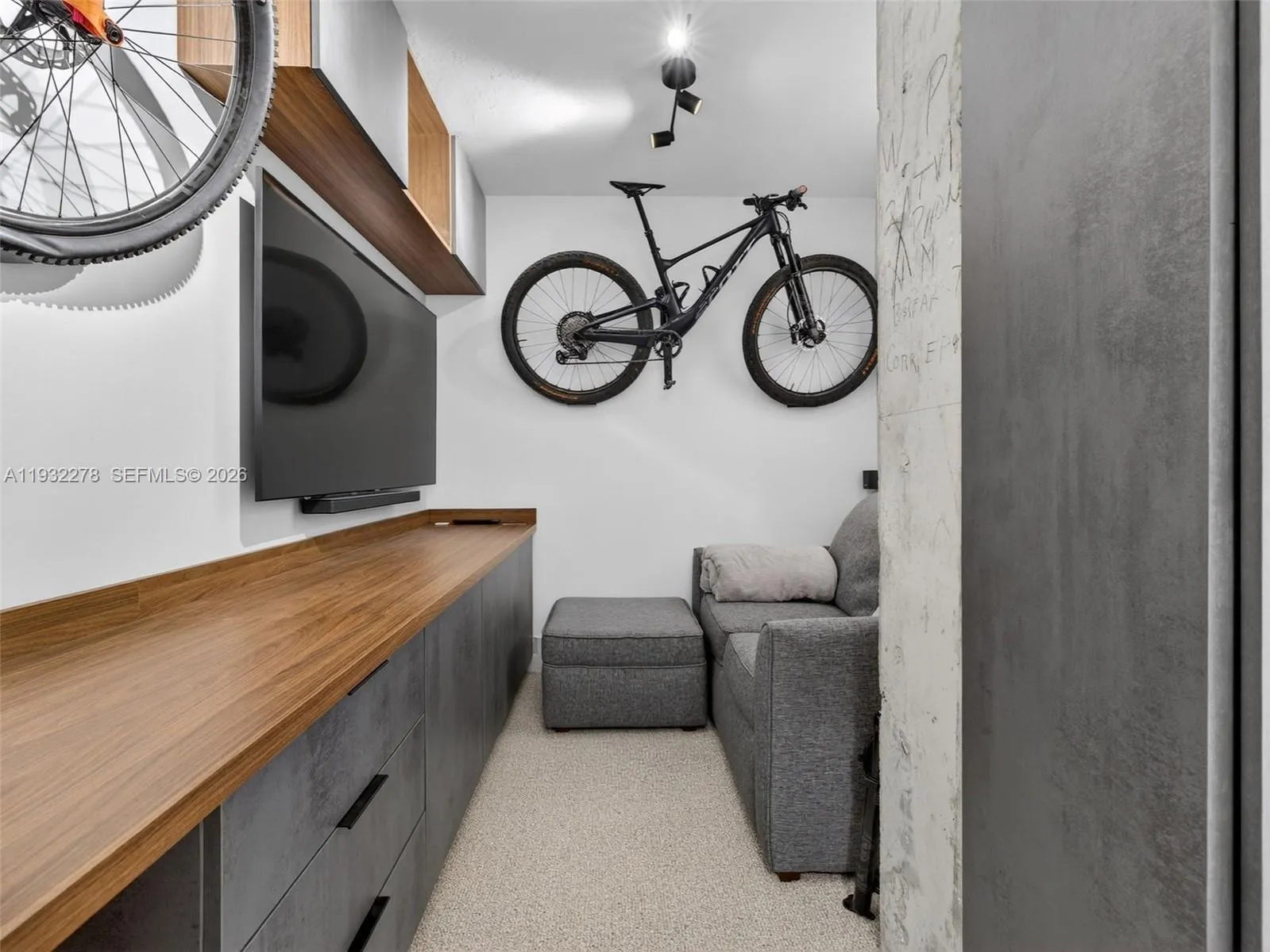 11113 Biscayne Blvd 351, Miami, Florida 33181, Miami, Florida 33181, 2 Bedrooms Bedrooms, ,2 BathroomsBathrooms,Residential Lease,For Rent,11113 Biscayne Blvd 351, Miami, Florida 33181,A11932278