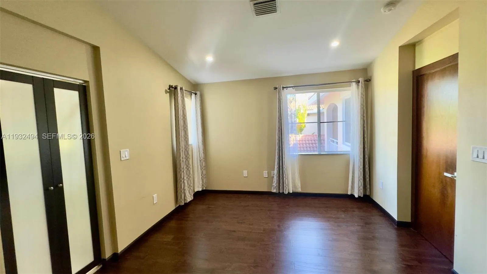 1094 Redwood St 1094, Hollywood, Florida 33019, Hollywood, Florida 33019, 3 Bedrooms Bedrooms, ,2 BathroomsBathrooms,Residential Lease,For Rent,1094 Redwood St 1094, Hollywood, Florida 33019,A11932494