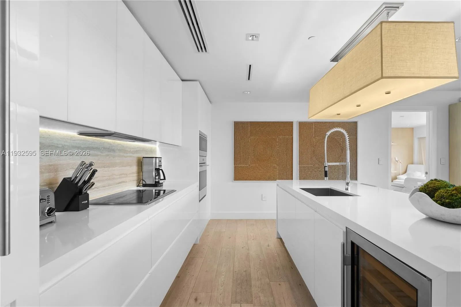 102 24th St Ph-1706, Miami Beach, Florida 33139, Miami Beach, Florida 33139, 3 Bedrooms Bedrooms, ,3 BathroomsBathrooms,Residential,For Sale,102 24th St Ph-1706, Miami Beach, Florida 33139,A11932595