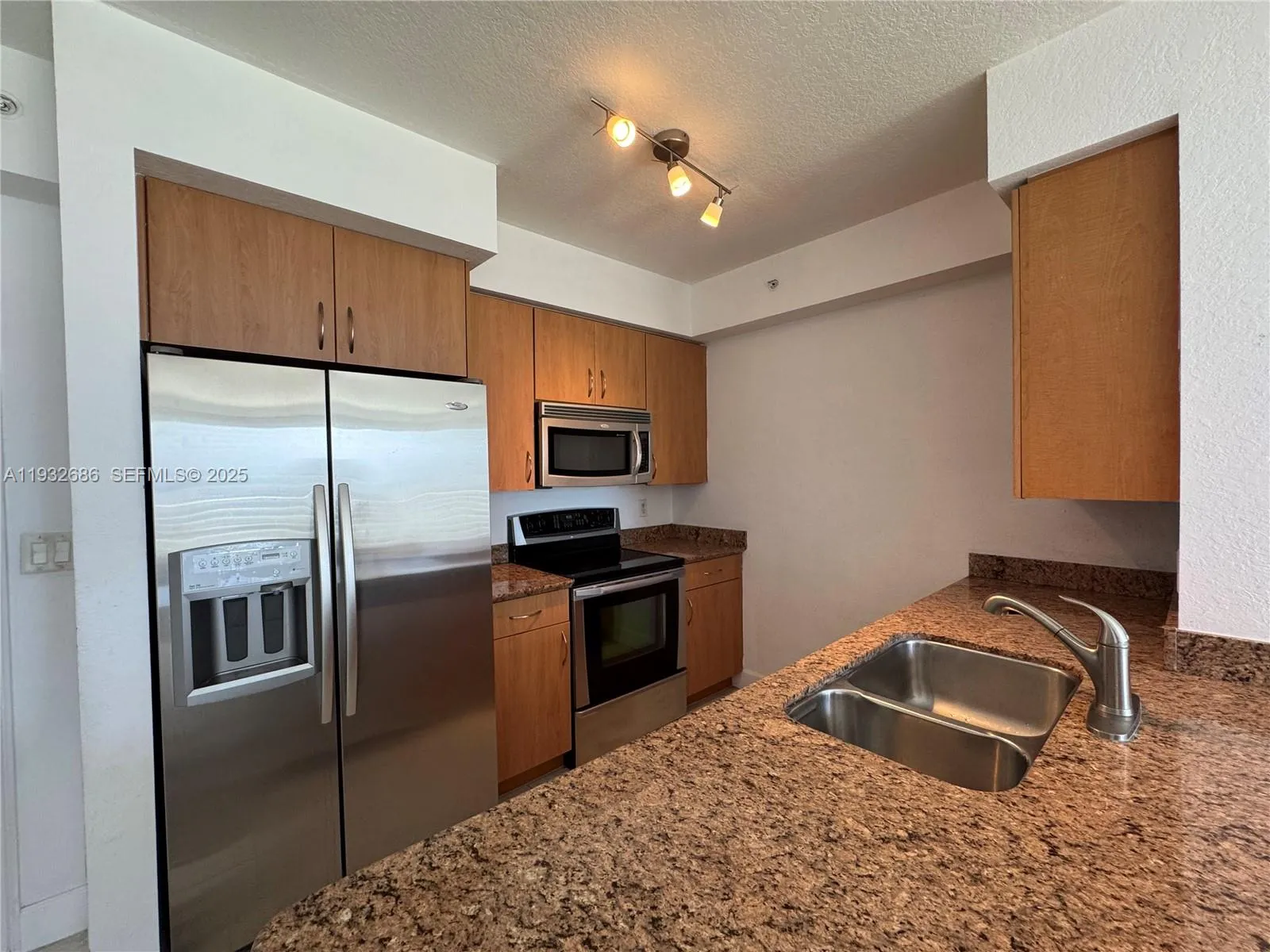 1830 Radius Dr 915, Hollywood, Florida 33020, Hollywood, Florida 33020, 1 Bedroom Bedrooms, ,1 BathroomBathrooms,Residential,For Sale,1830 Radius Dr 915, Hollywood, Florida 33020,A11932686