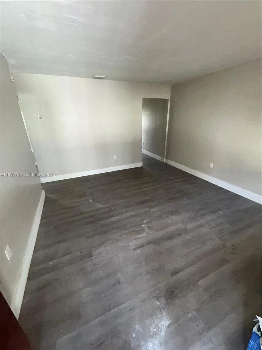 1180 Nw 64th St B, Miami, Florida 33150, Miami, Florida 33150, 2 Bedrooms Bedrooms, ,1 BathroomBathrooms,Residential Lease,For Rent,1180 Nw 64th St B, Miami, Florida 33150,A11932702