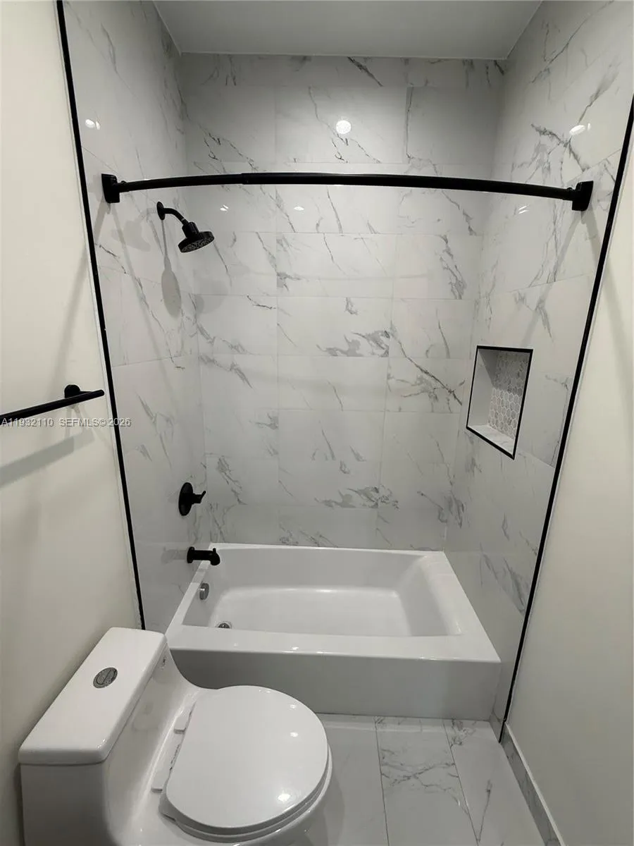 1786 Sw 9th St 4, Miami, Florida 33135, Miami, Florida 33135, 3 Bedrooms Bedrooms, ,2 BathroomsBathrooms,Residential Lease,For Rent,1786 Sw 9th St 4, Miami, Florida 33135,A11932110