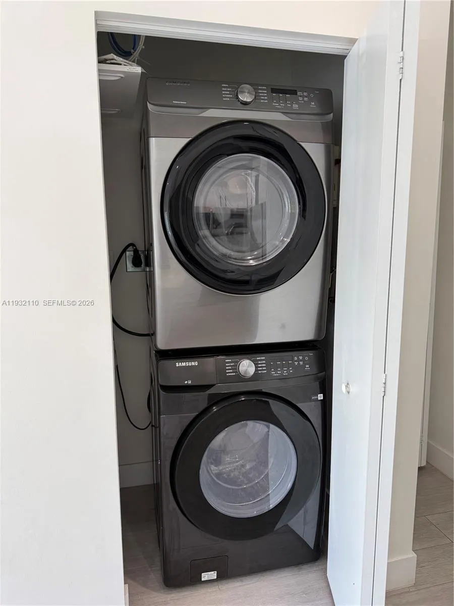 1786 Sw 9th St 4, Miami, Florida 33135, Miami, Florida 33135, 3 Bedrooms Bedrooms, ,2 BathroomsBathrooms,Residential Lease,For Rent,1786 Sw 9th St 4, Miami, Florida 33135,A11932110