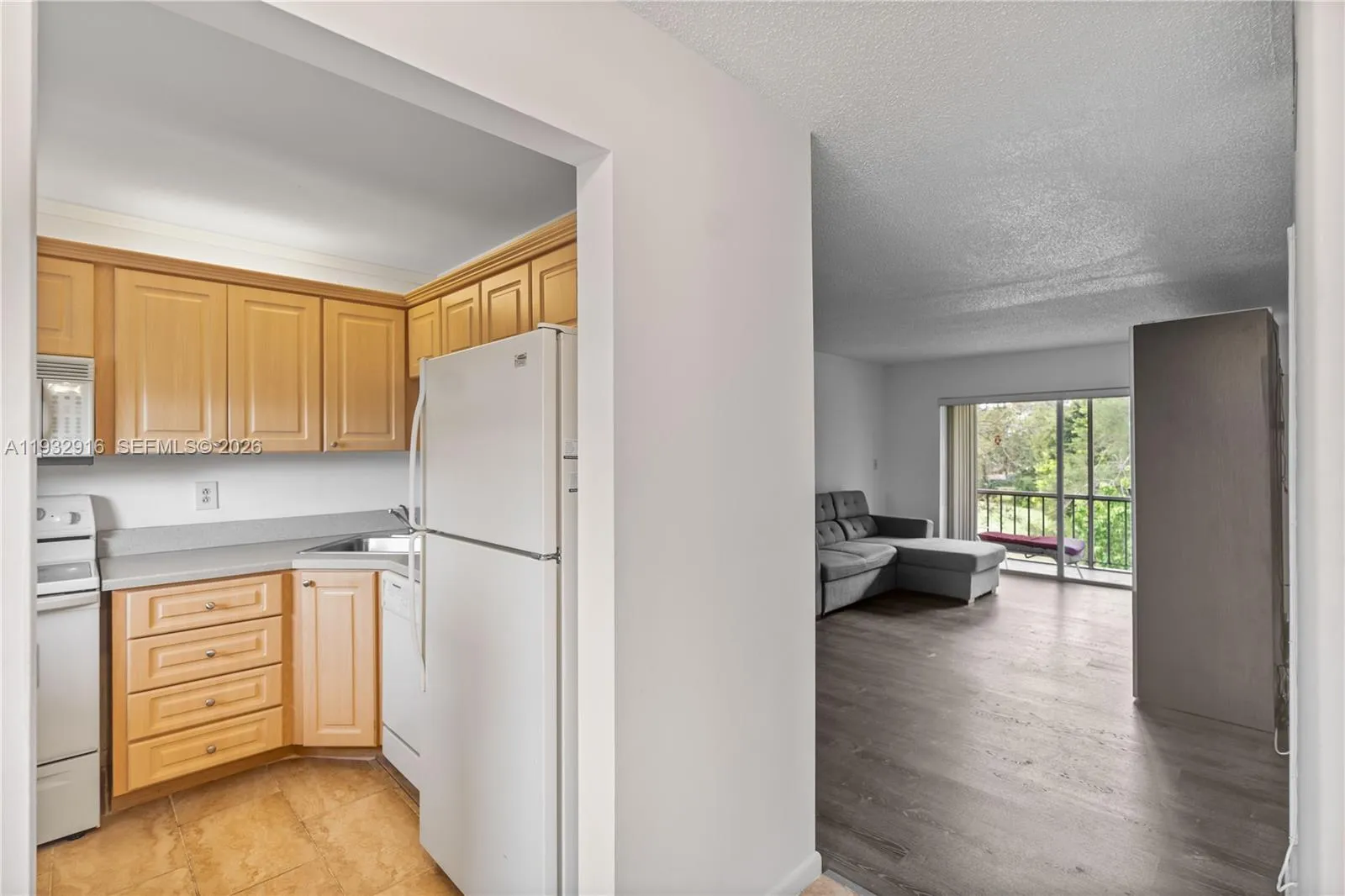 8400 Lagos De Campo Blvd 312, Tamarac, Florida 333, Tamarac, Florida 33321, 1 Bedroom Bedrooms, ,1 BathroomBathrooms,Residential,For Sale,8400 Lagos De Campo Blvd 312, Tamarac, Florida 333,A11932916