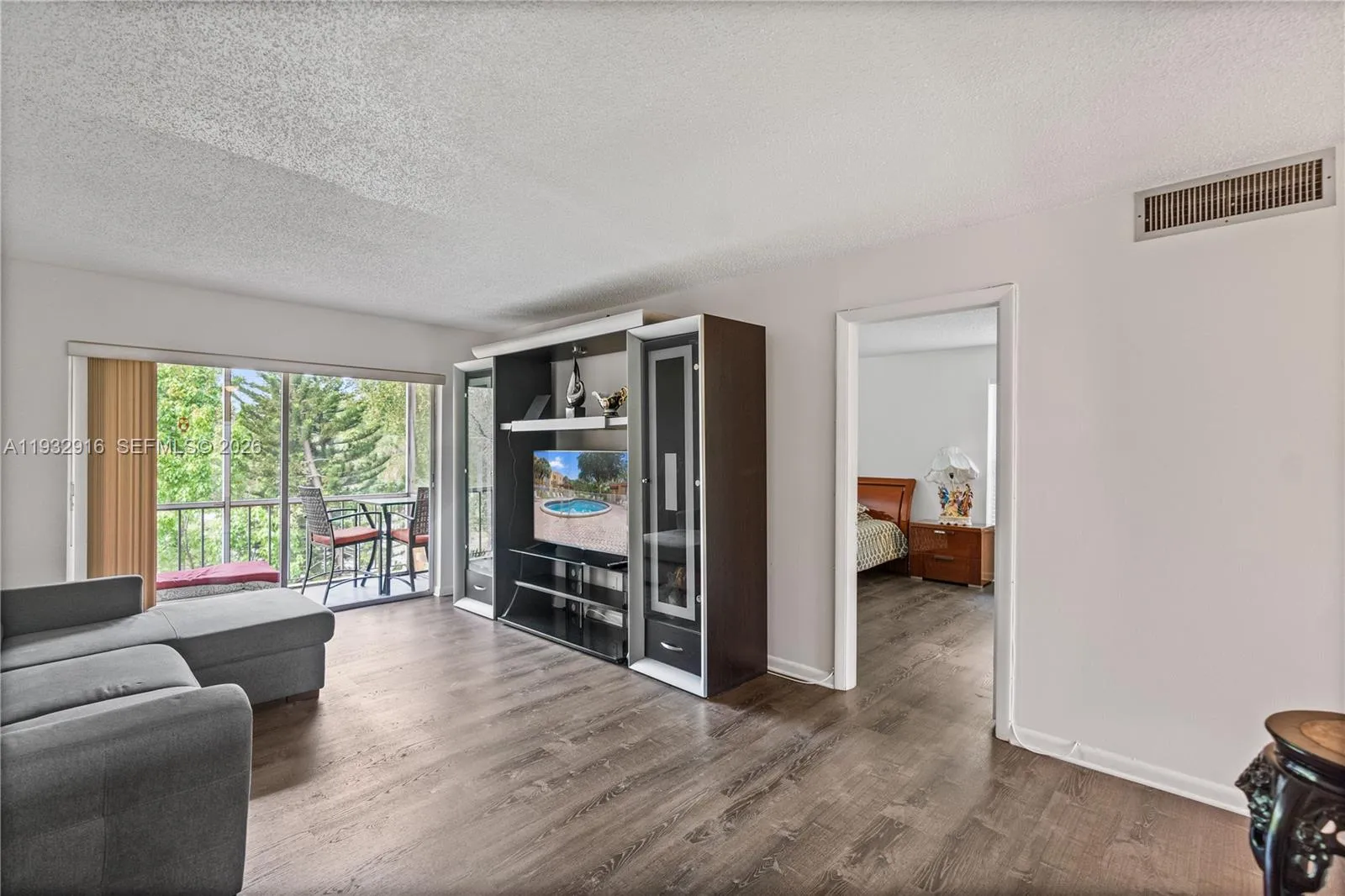 8400 Lagos De Campo Blvd 312, Tamarac, Florida 333, Tamarac, Florida 33321, 1 Bedroom Bedrooms, ,1 BathroomBathrooms,Residential,For Sale,8400 Lagos De Campo Blvd 312, Tamarac, Florida 333,A11932916