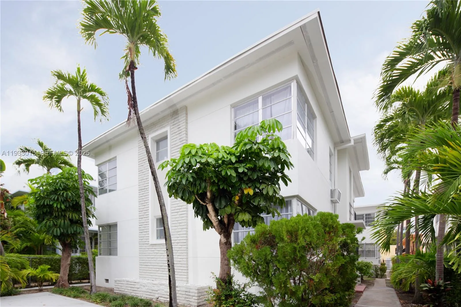 821 Jefferson Ave 5, Miami Beach, Florida 33139, Miami Beach, Florida 33139, 1 Bedroom Bedrooms, ,1 BathroomBathrooms,Residential,For Sale,821 Jefferson Ave 5, Miami Beach, Florida 33139,A11933015