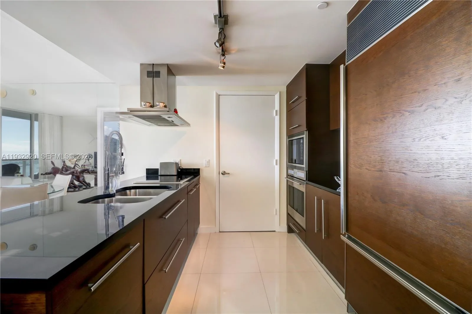 495 Brickell Ave 4011, Miami, Florida 33131, Miami, Florida 33131, 2 Bedrooms Bedrooms, ,2 BathroomsBathrooms,Residential,For Sale,495 Brickell Ave 4011, Miami, Florida 33131,A11932920