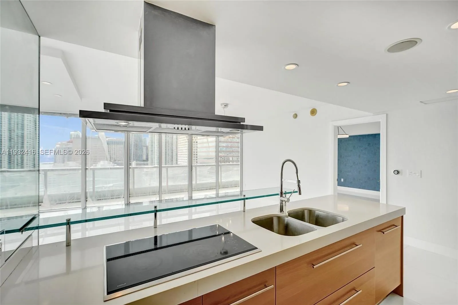 495 Brickell Ave 2301, Miami, Florida 33131, Miami, Florida 33131, 3 Bedrooms Bedrooms, ,2 BathroomsBathrooms,Residential Lease,For Rent,495 Brickell Ave 2301, Miami, Florida 33131,A11932416