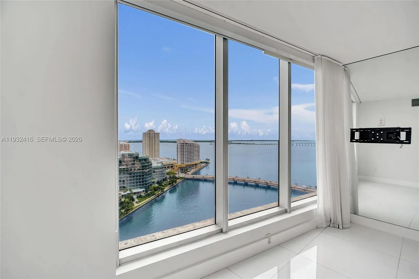 495 Brickell Ave 2301, Miami, Florida 33131, Miami, Florida 33131, 3 Bedrooms Bedrooms, ,2 BathroomsBathrooms,Residential Lease,For Rent,495 Brickell Ave 2301, Miami, Florida 33131,A11932416