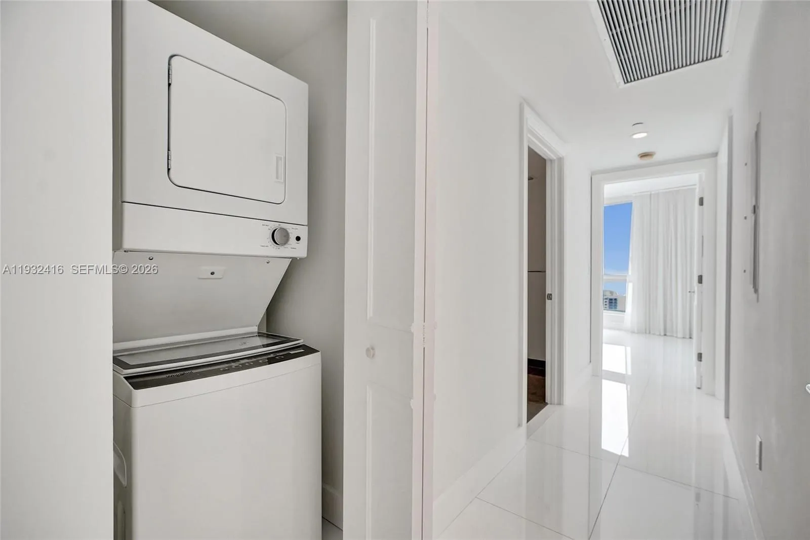 495 Brickell Ave 2301, Miami, Florida 33131, Miami, Florida 33131, 3 Bedrooms Bedrooms, ,2 BathroomsBathrooms,Residential Lease,For Rent,495 Brickell Ave 2301, Miami, Florida 33131,A11932416