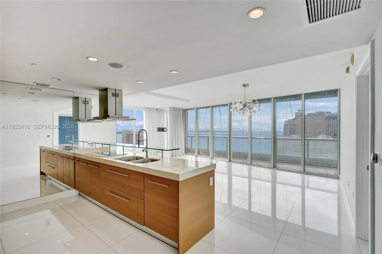 495 Brickell Ave 2301, Miami, Florida 33131, Miami, Florida 33131, 3 Bedrooms Bedrooms, ,2 BathroomsBathrooms,Residential Lease,For Rent,495 Brickell Ave 2301, Miami, Florida 33131,A11932416