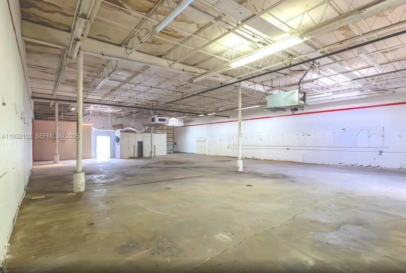 2261 Ne 164th St, North Miami Beach, Florida 33160, North Miami Beach, Florida 33160, ,Commercial Lease,For Rent,2261 Ne 164th St, North Miami Beach, Florida 33160,A11933102