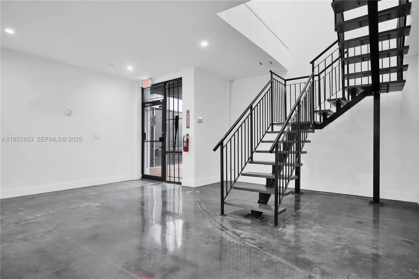 7311 Nw 12th St 29, Miami, Florida 33126, Miami, Florida 33126, ,Commercial Lease,For Rent,7311 Nw 12th St 29, Miami, Florida 33126,A11933103