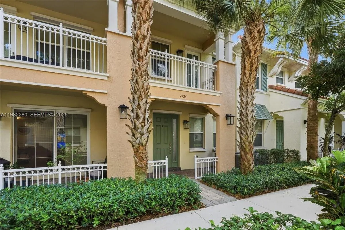 4126 Cascada Cir, Cooper City, Florida 33024, Cooper City, Florida 33024, 3 Bedrooms Bedrooms, ,2 BathroomsBathrooms,Residential,For Sale,4126 Cascada Cir, Cooper City, Florida 33024,A11932280