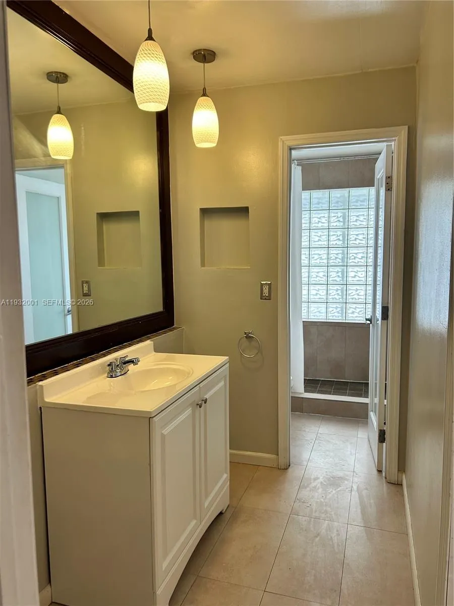 1628 Ne 4th Pl, Fort Lauderdale, Florida 33301, Fort Lauderdale, Florida 33301, 2 Bedrooms Bedrooms, ,2 BathroomsBathrooms,Residential Lease,For Rent,1628 Ne 4th Pl, Fort Lauderdale, Florida 33301,A11932001
