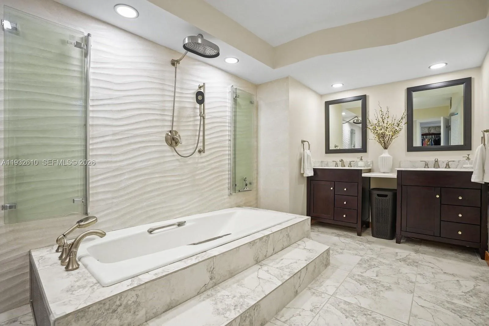 6423 Collins Ave 1005, Miami Beach, Florida 33141, Miami Beach, Florida 33141, 2 Bedrooms Bedrooms, ,2 BathroomsBathrooms,Residential,For Sale,6423 Collins Ave 1005, Miami Beach, Florida 33141,A11932610