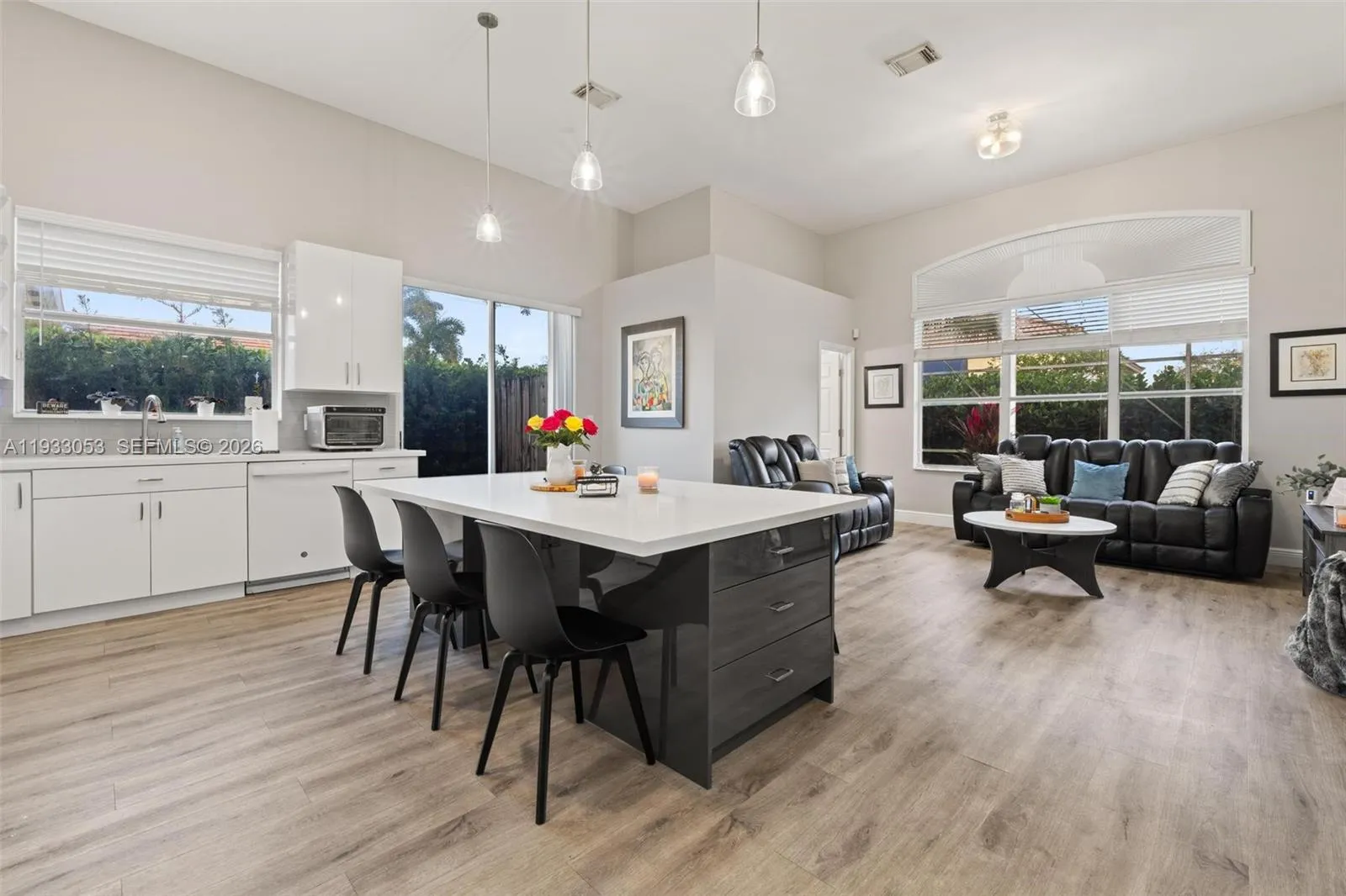 343 Sw 187th Ter, Pembroke Pines, Florida 33029, Pembroke Pines, Florida 33029, 3 Bedrooms Bedrooms, ,3 BathroomsBathrooms,Residential,For Sale,343 Sw 187th Ter, Pembroke Pines, Florida 33029,A11933053