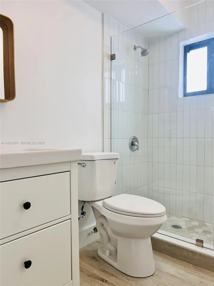 910 Sw 4th Ave 3, Miami, Florida 33130, Miami, Florida 33130, 2 Bedrooms Bedrooms, ,1 BathroomBathrooms,Residential Lease,For Rent,910 Sw 4th Ave 3, Miami, Florida 33130,A11932791