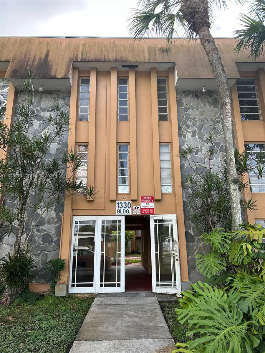 1330 W 54th St 108c, Hialeah, Florida 33012, Hialeah, Florida 33012, 1 Bedroom Bedrooms, ,1 BathroomBathrooms,Residential Lease,For Rent,1330 W 54th St 108c, Hialeah, Florida 33012,A11933296