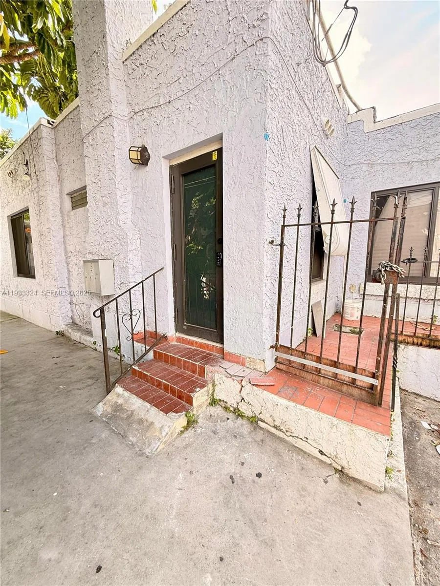 125 Sw 19th Ave 2, Miami, Florida 33135, Miami, Florida 33135, 2 Bedrooms Bedrooms, ,2 BathroomsBathrooms,Residential Lease,For Rent,125 Sw 19th Ave 2, Miami, Florida 33135,A11933324 125 Sw 19th Ave 2, Miami, Florida 33135, Miami, Florida 33135, 2 Bedrooms Bedrooms, ,2 BathroomsBathrooms,Residential Lease,For Rent,125 Sw 19th Ave 2, Miami, Florida 33135,A11933324