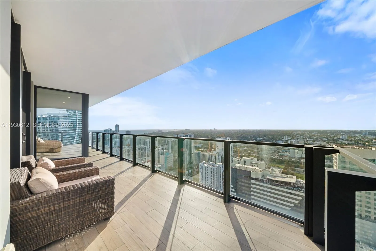 88 Sw 7th St 3212, Miami, Florida 33130, Miami, Florida 33130, 3 Bedrooms Bedrooms, ,3 BathroomsBathrooms,Residential,For Sale,88 Sw 7th St 3212, Miami, Florida 33130,A11930612