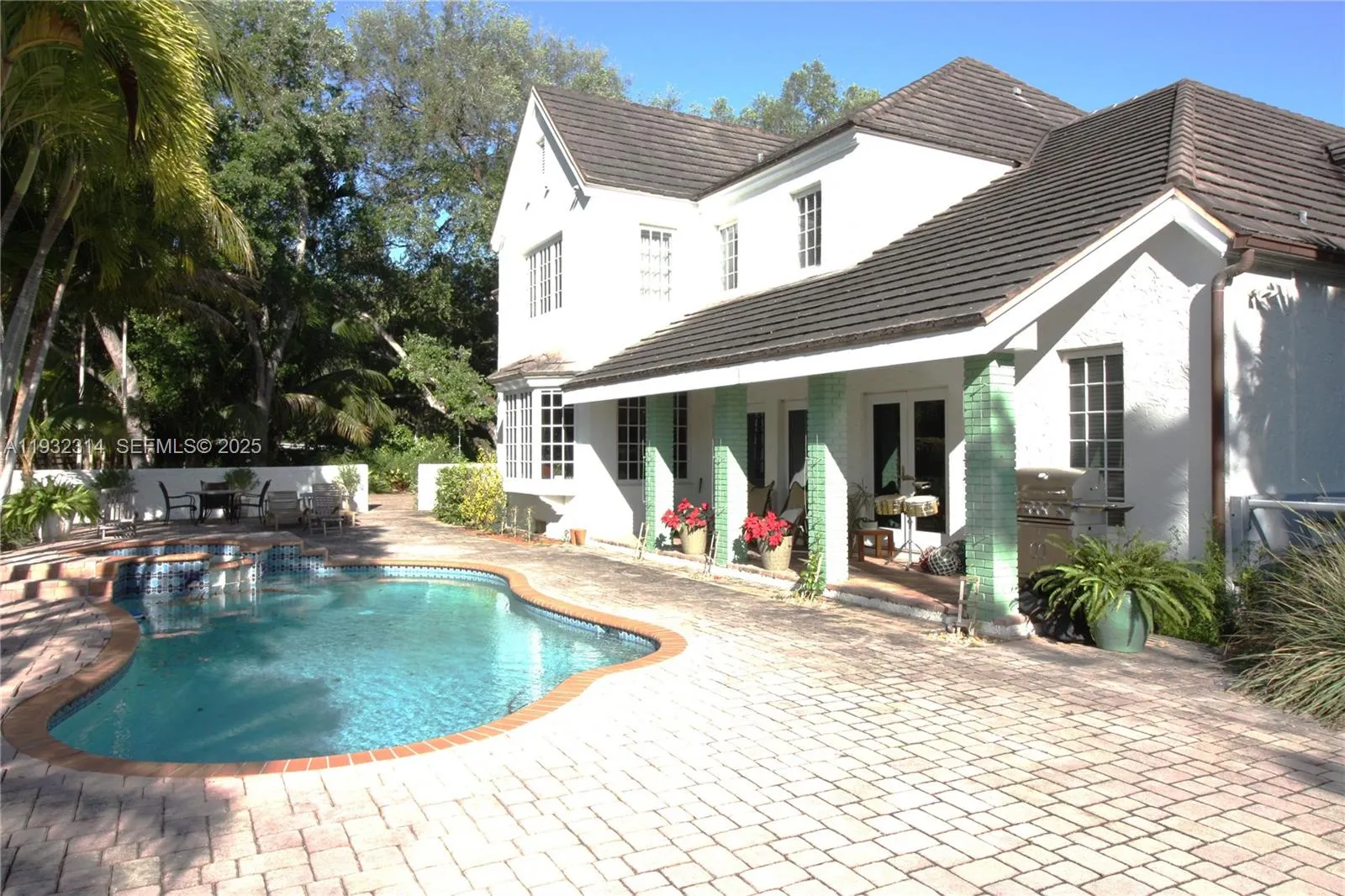 6750 Granada Blvd, Coral Gables, Florida 33146, Coral Gables, Florida 33146, 5 Bedrooms Bedrooms, ,4 BathroomsBathrooms,Residential,For Sale,6750 Granada Blvd, Coral Gables, Florida 33146,A11932314