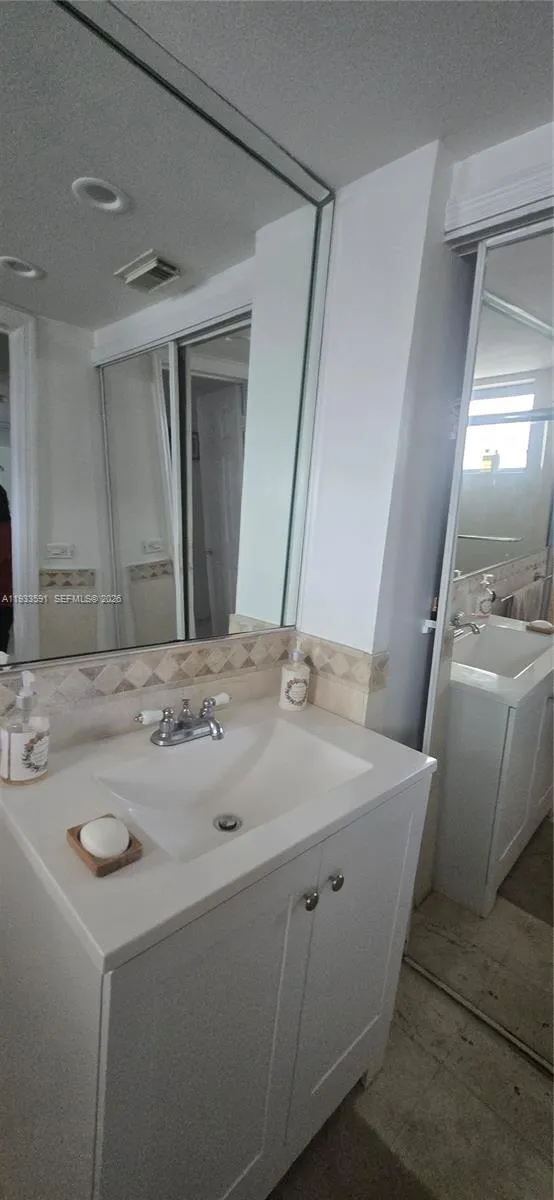 18900 Ne 14th Ave D105, Miami, Florida 33179, Miami, Florida 33179, 1 Bedroom Bedrooms, ,1 BathroomBathrooms,Residential,For Sale,18900 Ne 14th Ave D105, Miami, Florida 33179,A11933591