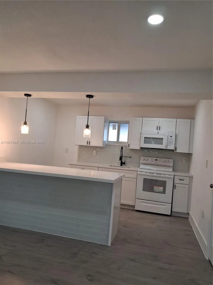 2155 Sw 72nd Ave, Miami, Florida 33155, Miami, Florida 33155, ,Residential Income,For Sale,2155 Sw 72nd Ave, Miami, Florida 33155,A11927845