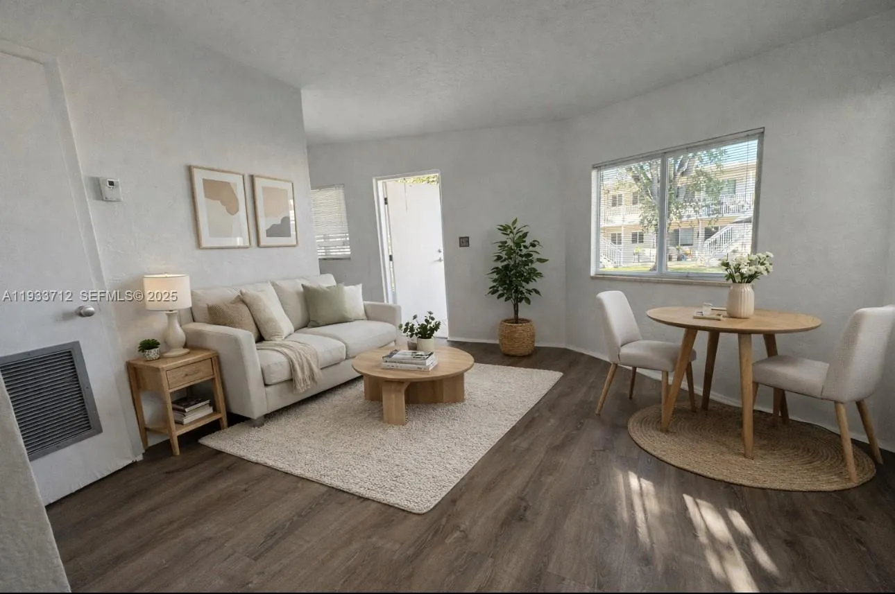 251 Hibiscus Dr 2, Miami Springs, Florida 33166, Miami Springs, Florida 33166, 1 Bedroom Bedrooms, ,1 BathroomBathrooms,Residential Lease,For Rent,251 Hibiscus Dr 2, Miami Springs, Florida 33166,A11933712