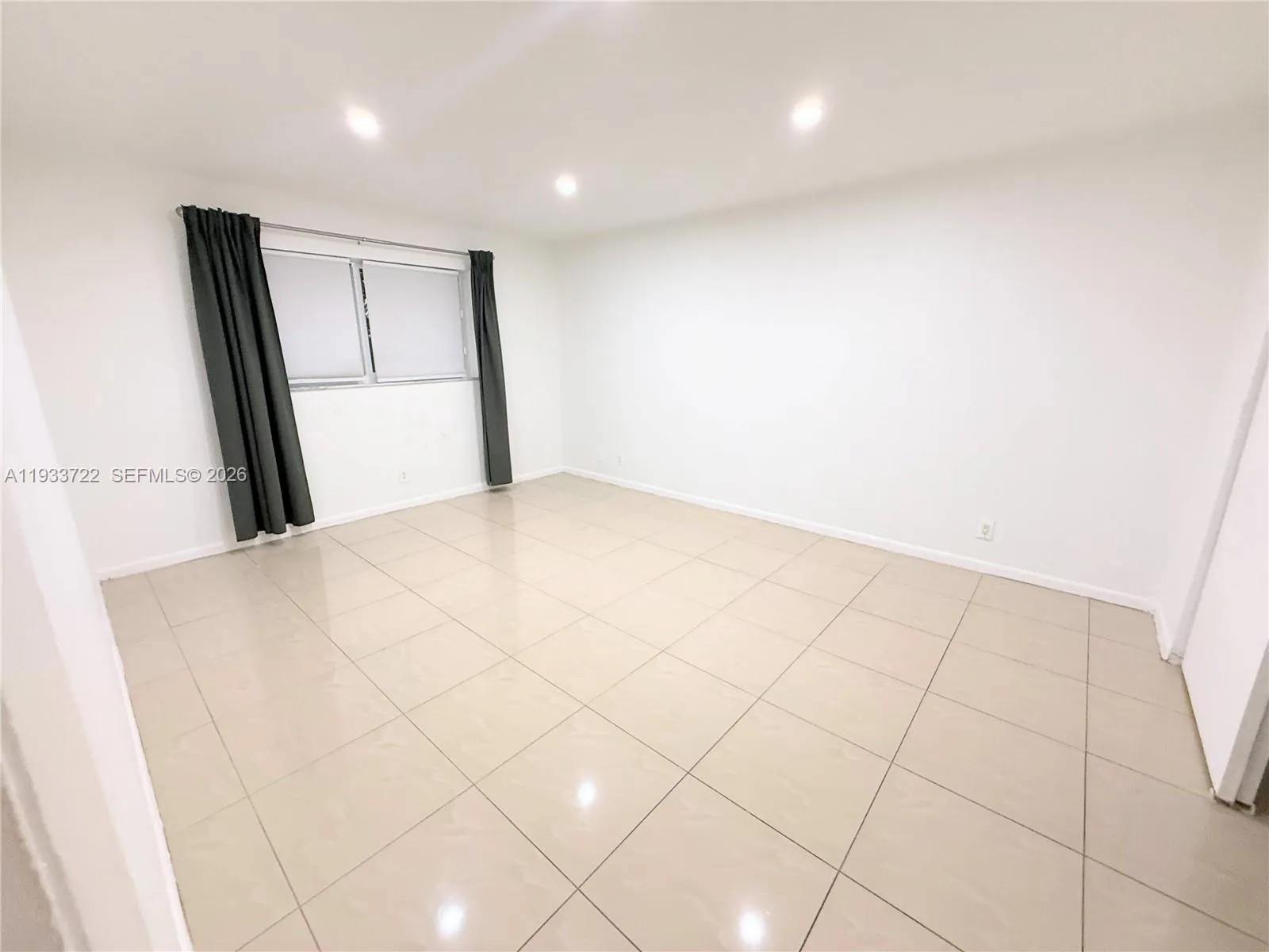 2950 Griffin Rd 3, Dania Beach, Florida 33312, Dania Beach, Florida 33312, 1 Bedroom Bedrooms, ,1 BathroomBathrooms,Residential Lease,For Rent,2950 Griffin Rd 3, Dania Beach, Florida 33312,A11933722