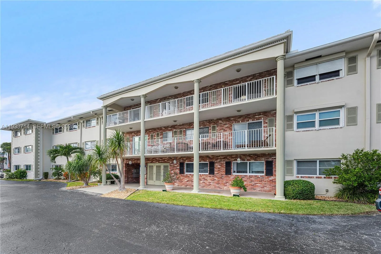 743 N Riverside Dr 5c, Pompano Beach, Florida 3306, Pompano Beach, Florida 33062, 2 Bedrooms Bedrooms, ,2 BathroomsBathrooms,Residential,For Sale,743 N Riverside Dr 5c, Pompano Beach, Florida 3306,A11933714