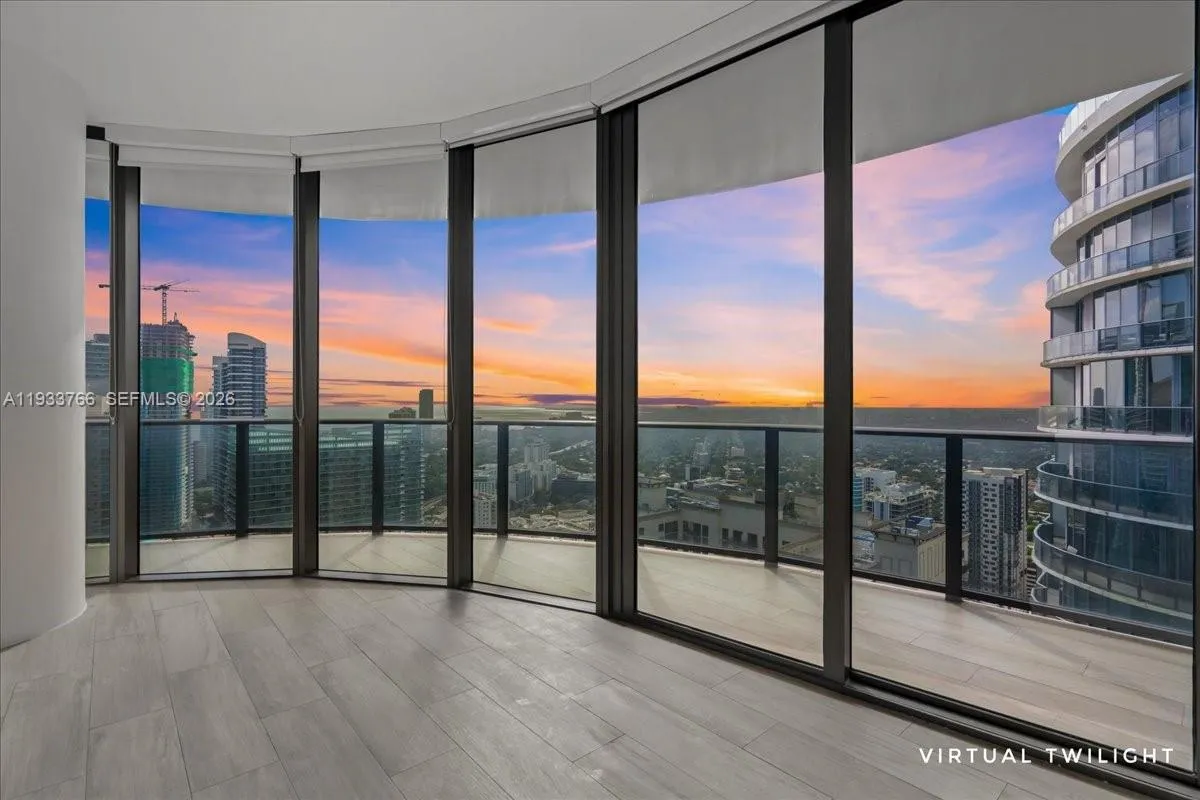 45 Sw 9th St 4306, Miami, Florida 33130, Miami, Florida 33130, 3 Bedrooms Bedrooms, ,3 BathroomsBathrooms,Residential,For Sale,45 Sw 9th St 4306, Miami, Florida 33130,A11933766