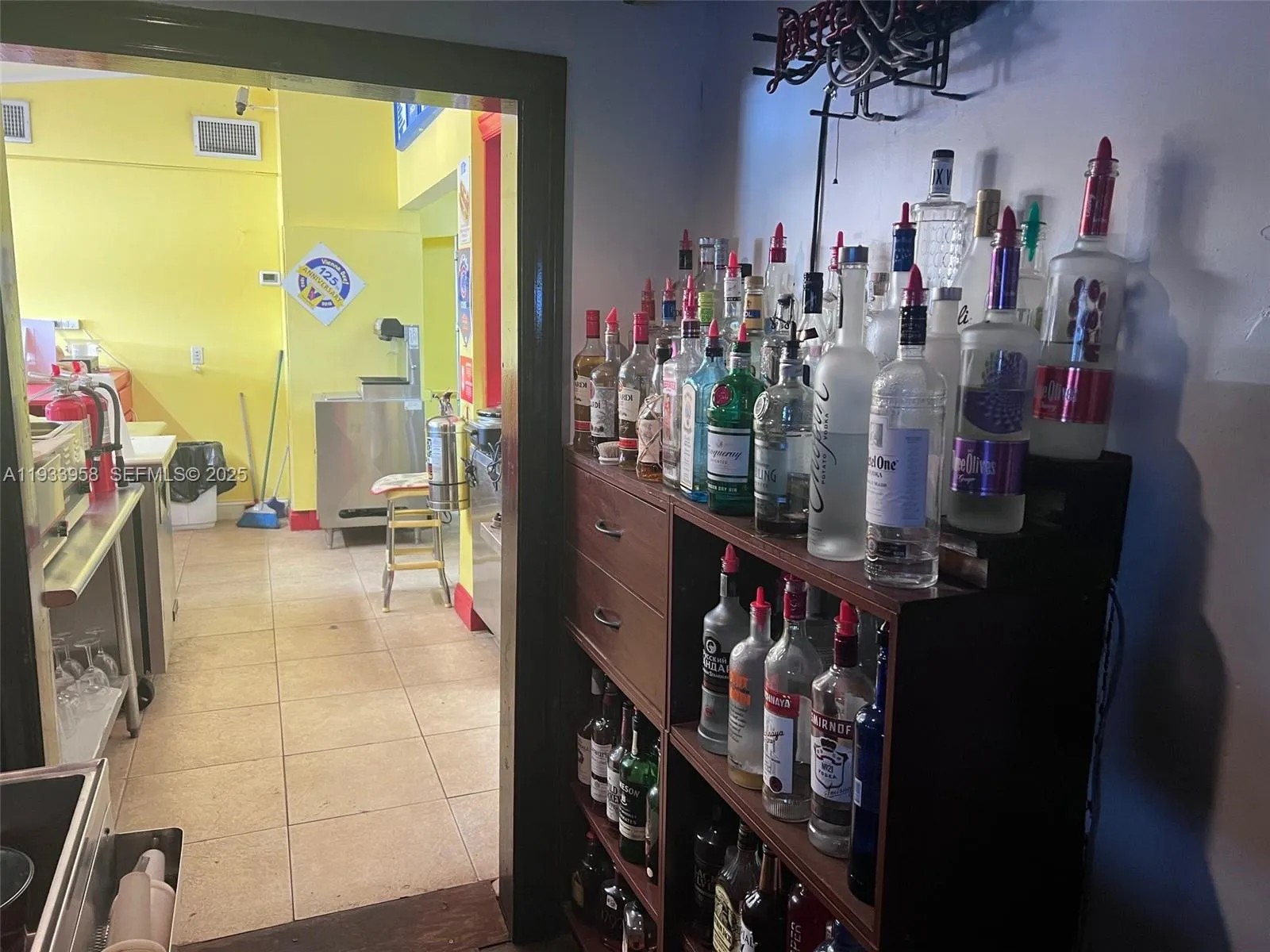 2610 N Dixie Hwy, Wilton Manors, Florida 33334, Wilton Manors, Florida 33334, ,Business Opportunity,For Sale,2610 N Dixie Hwy, Wilton Manors, Florida 33334,A11933958