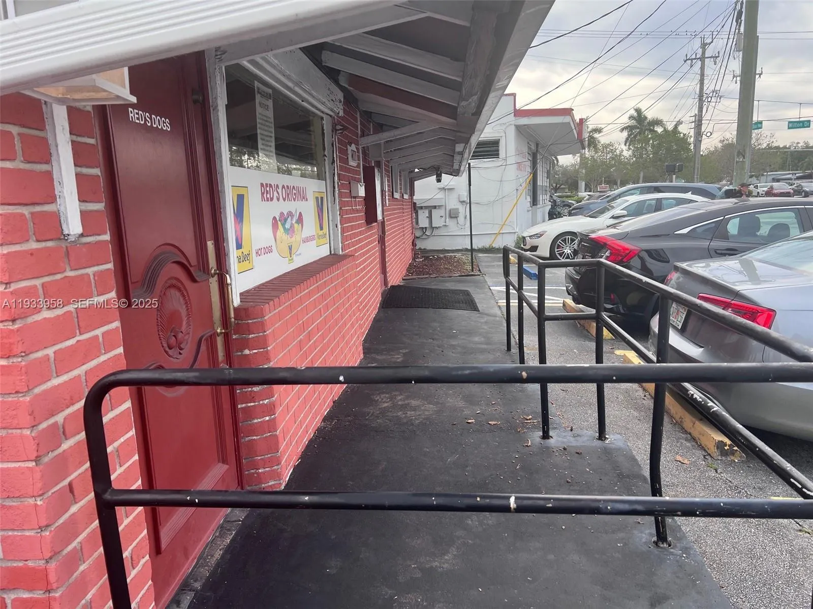 2610 N Dixie Hwy, Wilton Manors, Florida 33334, Wilton Manors, Florida 33334, ,Business Opportunity,For Sale,2610 N Dixie Hwy, Wilton Manors, Florida 33334,A11933958