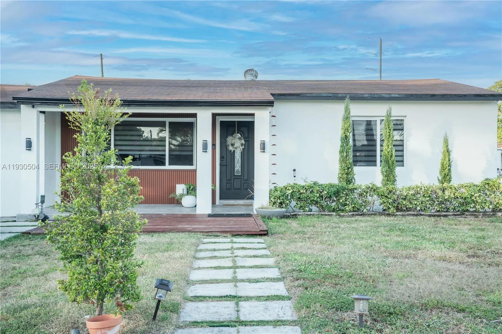 2403 Rodman St, Hollywood, Florida 33020, Hollywood, Florida 33020, 3 Bedrooms Bedrooms, ,3 BathroomsBathrooms,Residential,For Sale,2403 Rodman St, Hollywood, Florida 33020,A11930504