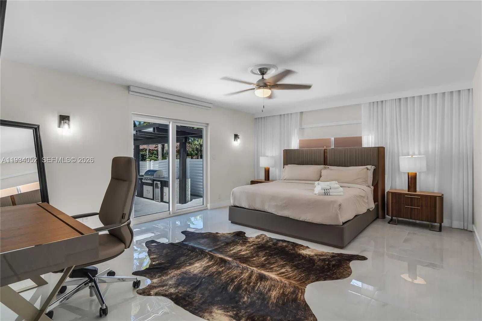 1045 Hollywood Blvd, Hollywood, Florida 33019, Hollywood, Florida 33019, 3 Bedrooms Bedrooms, ,2 BathroomsBathrooms,Residential,For Sale,1045 Hollywood Blvd, Hollywood, Florida 33019,A11934052