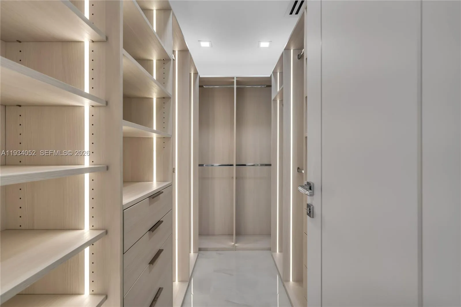 1045 Hollywood Blvd, Hollywood, Florida 33019, Hollywood, Florida 33019, 3 Bedrooms Bedrooms, ,2 BathroomsBathrooms,Residential,For Sale,1045 Hollywood Blvd, Hollywood, Florida 33019,A11934052