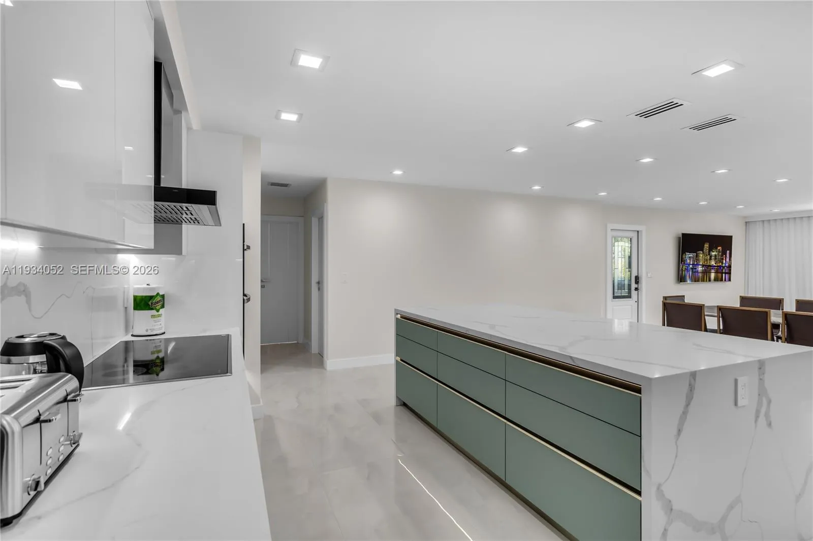 1045 Hollywood Blvd, Hollywood, Florida 33019, Hollywood, Florida 33019, 3 Bedrooms Bedrooms, ,2 BathroomsBathrooms,Residential,For Sale,1045 Hollywood Blvd, Hollywood, Florida 33019,A11934052