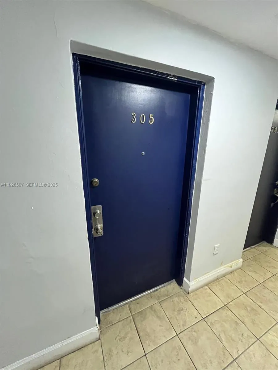 4301 Nw South Tamiami Canal Drive 305, Miami, Flor, Miami, Florida 33126, 1 Bedroom Bedrooms, ,1 BathroomBathrooms,Residential Lease,For Rent,4301 Nw South Tamiami Canal Drive 305, Miami, Flor,A11926507