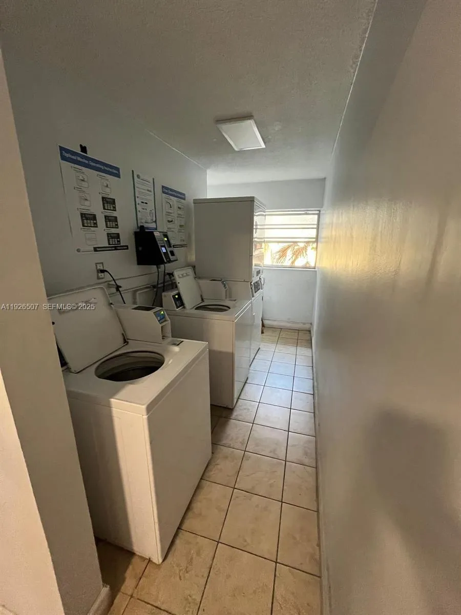 4301 Nw South Tamiami Canal Drive 305, Miami, Flor, Miami, Florida 33126, 1 Bedroom Bedrooms, ,1 BathroomBathrooms,Residential Lease,For Rent,4301 Nw South Tamiami Canal Drive 305, Miami, Flor,A11926507