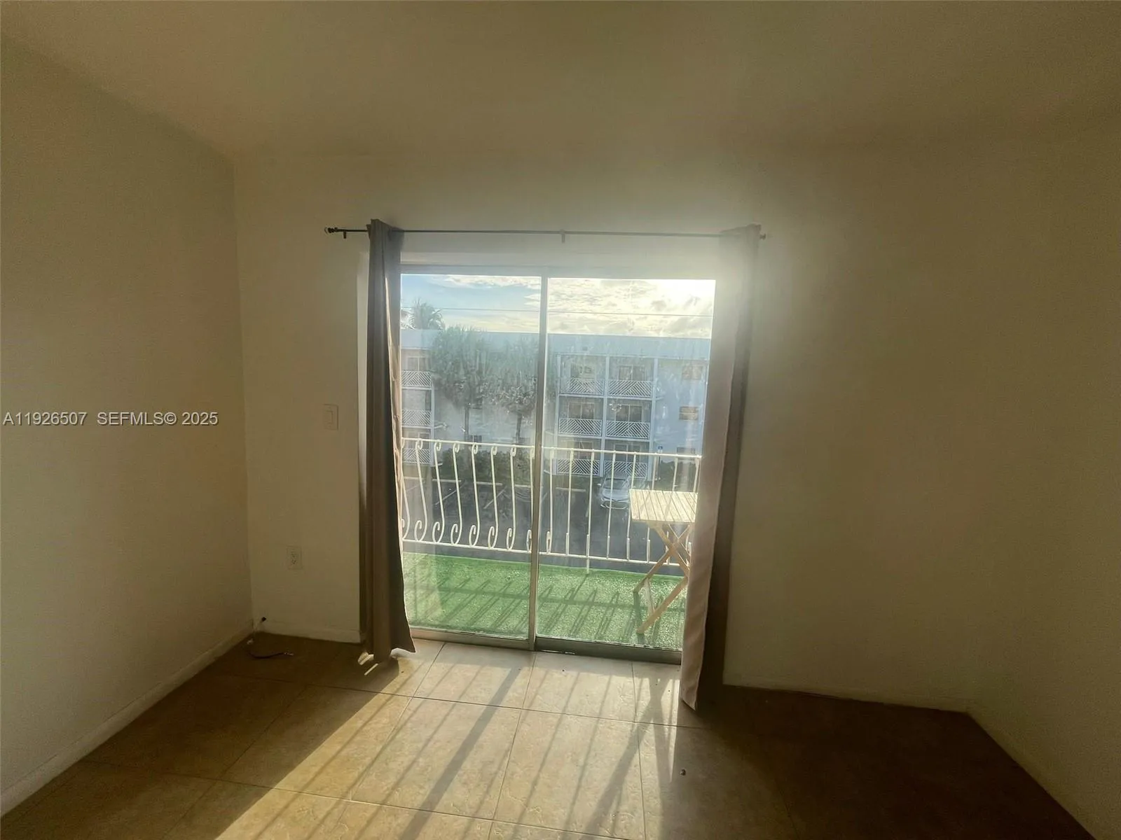 4301 Nw South Tamiami Canal Drive 305, Miami, Flor, Miami, Florida 33126, 1 Bedroom Bedrooms, ,1 BathroomBathrooms,Residential Lease,For Rent,4301 Nw South Tamiami Canal Drive 305, Miami, Flor,A11926507